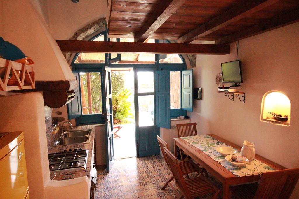 Вилла La Casa Di Via Lungomare Санта-Марина-Салина Экстерьер фото